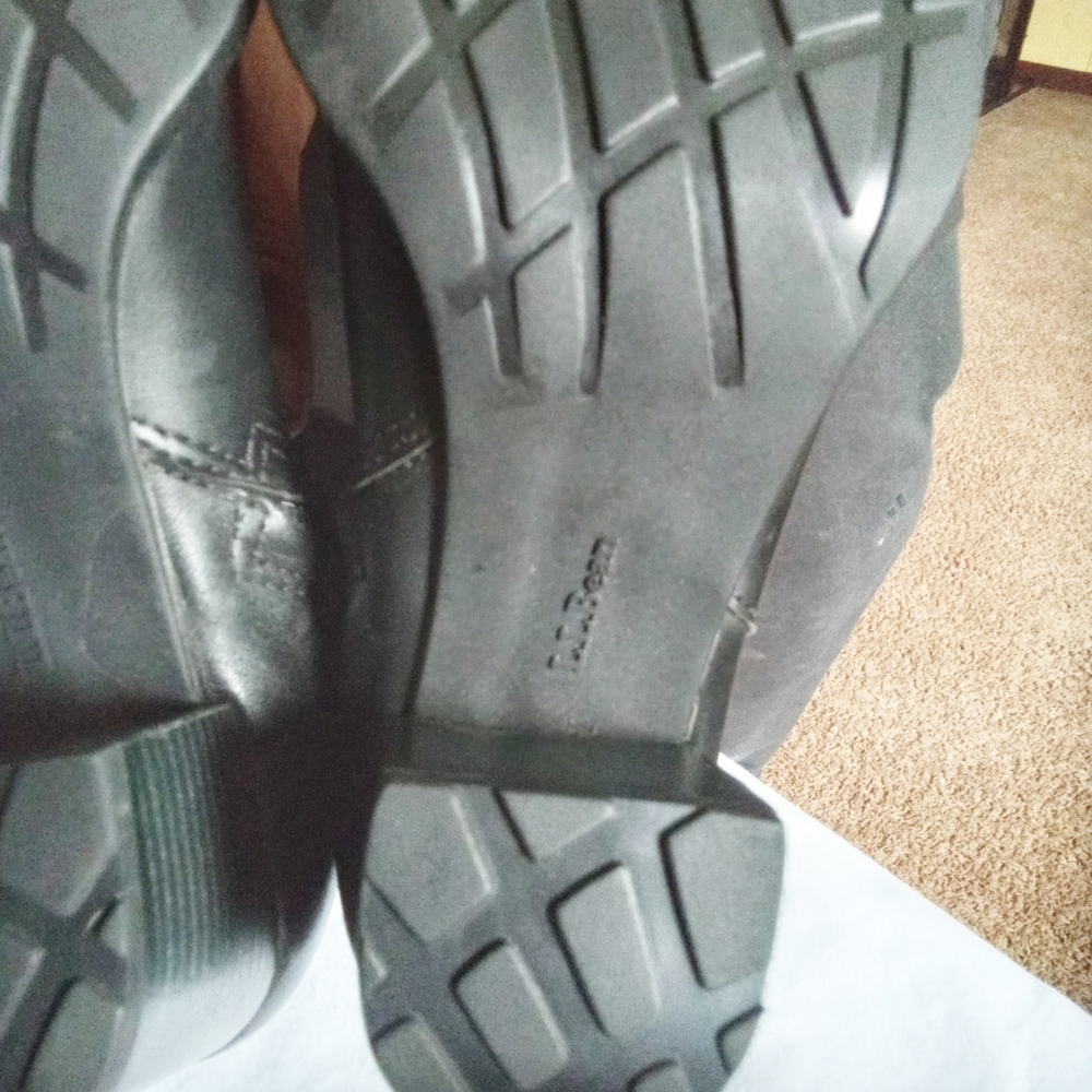 L.L Bean Women's Black Tall Leather Zip Up Heeled Boots - Picture 9 of 12